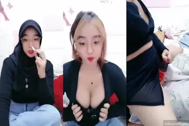 Cewek Cantik Ngebet Colmek WOT Lumer